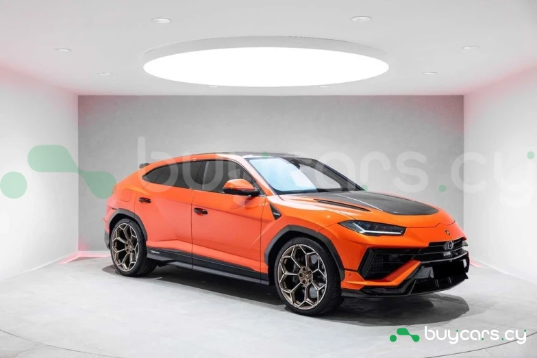 Lamborghini Urus Orange