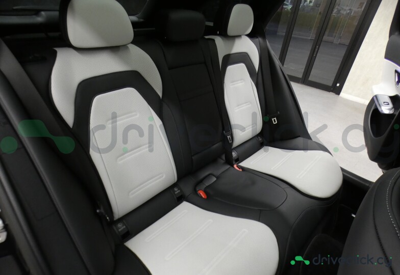 Mercedes E-class Black