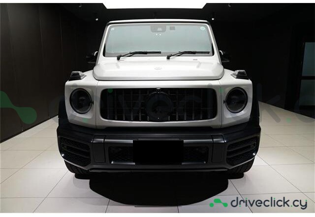 Mercedes G-class White
