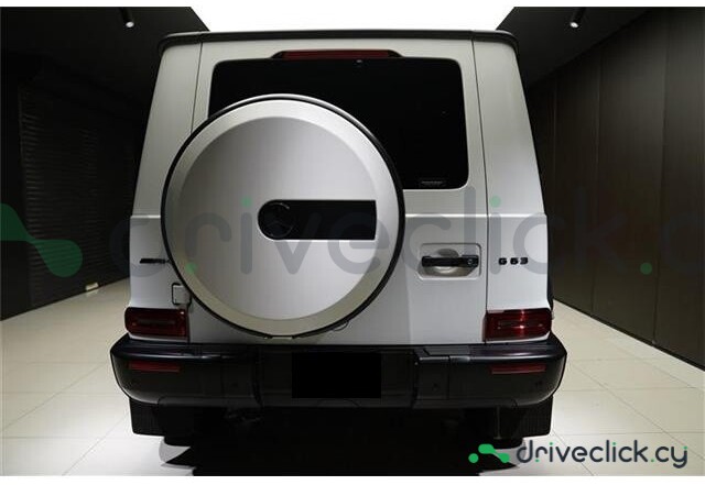 Mercedes G-class White