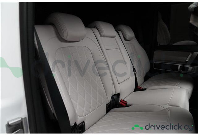 Mercedes G-class White
