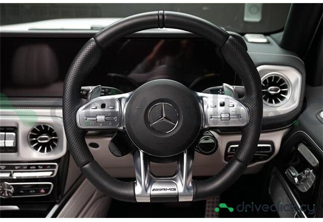 Mercedes G-class White