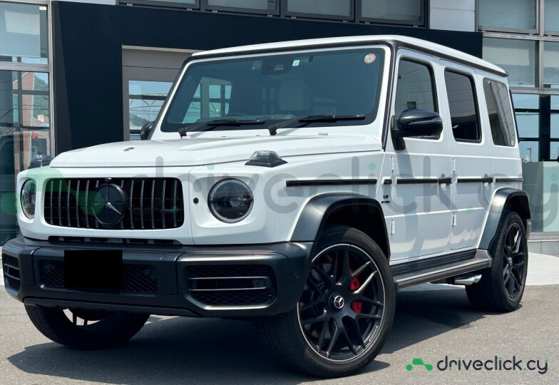 Mercedes G-class White
