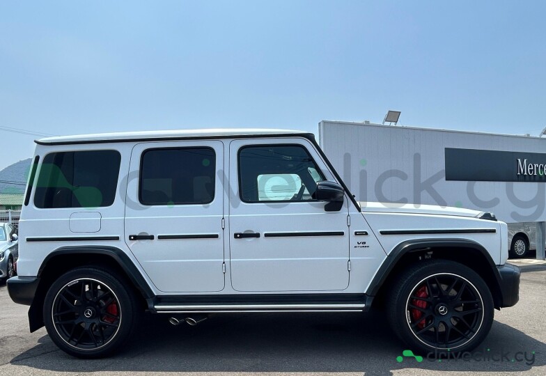 Mercedes G-class White