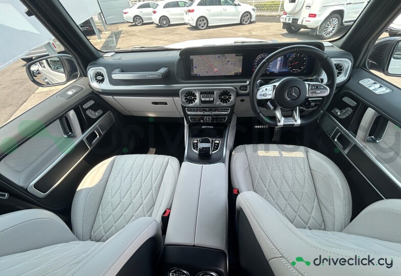 Mercedes G-class White