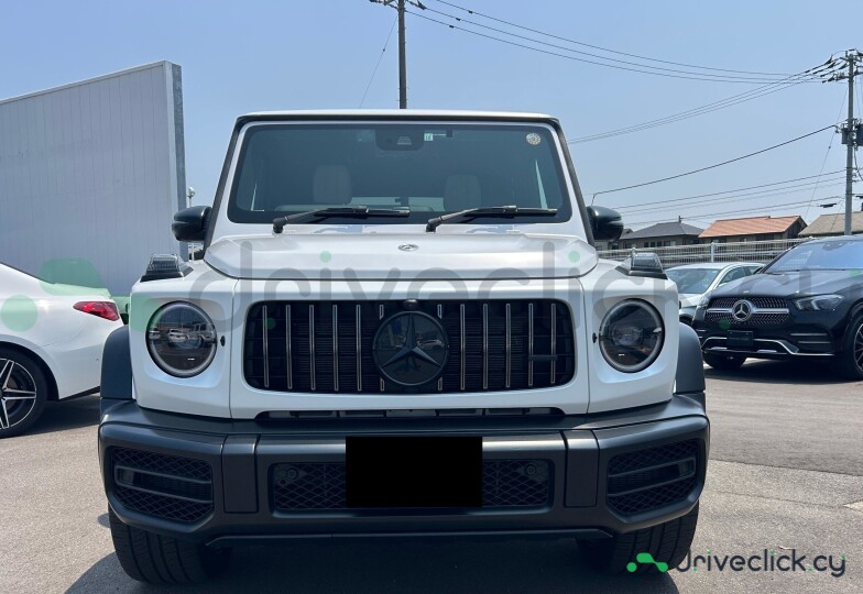 Mercedes G-class White