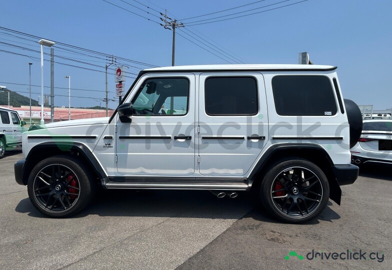 Mercedes G-class White