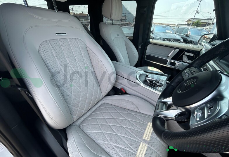 Mercedes G-class White