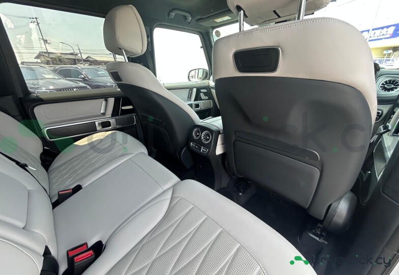 Mercedes G-class White