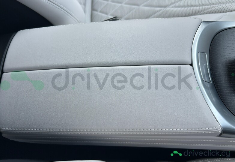 Mercedes G-class White