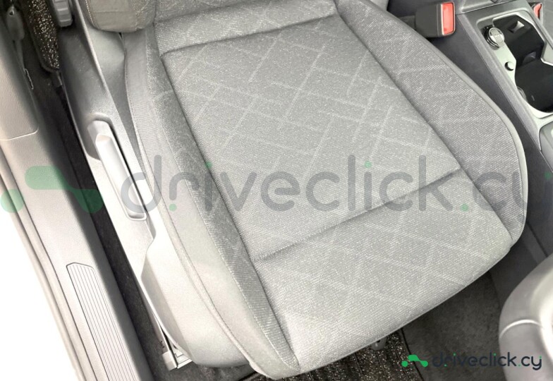Volkswagen Golf White