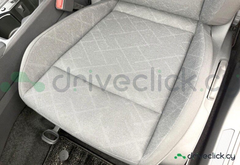 Volkswagen Golf White