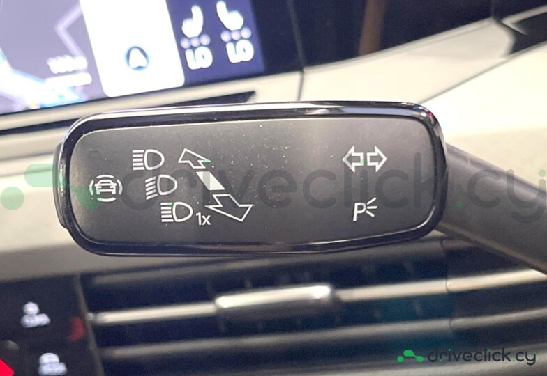 Volkswagen Golf White