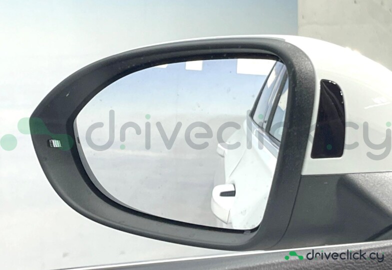 Volkswagen Golf White