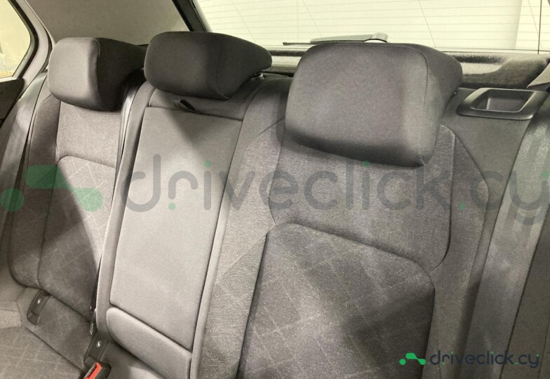 Volkswagen Golf White