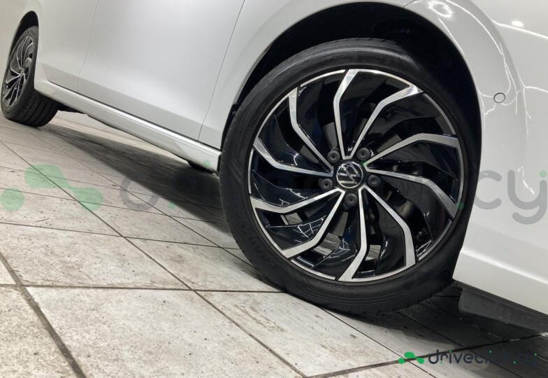 Volkswagen Golf White