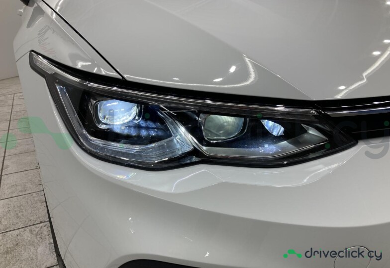 Volkswagen Golf White