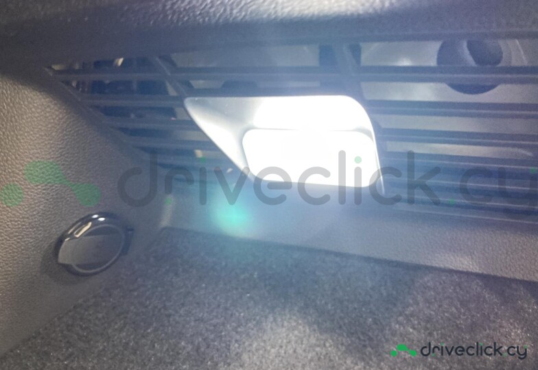 Volkswagen Golf White