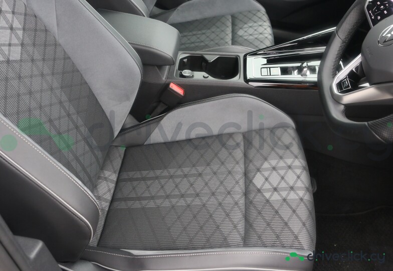 Volkswagen Golf Black