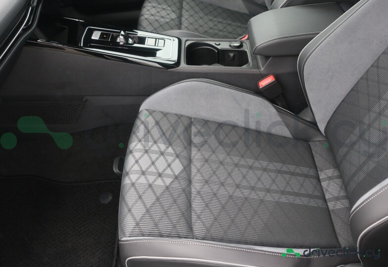 Volkswagen Golf Black
