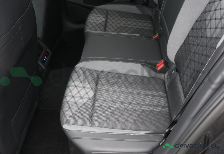 Volkswagen Golf Black