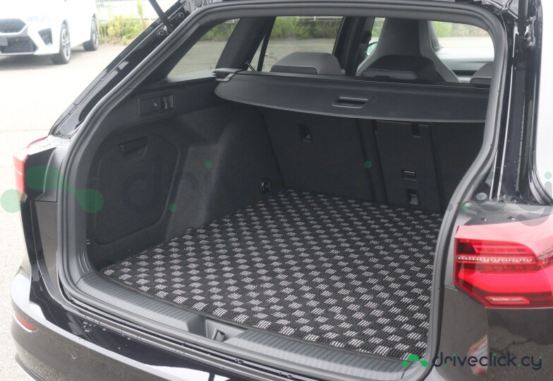 Volkswagen Golf Black