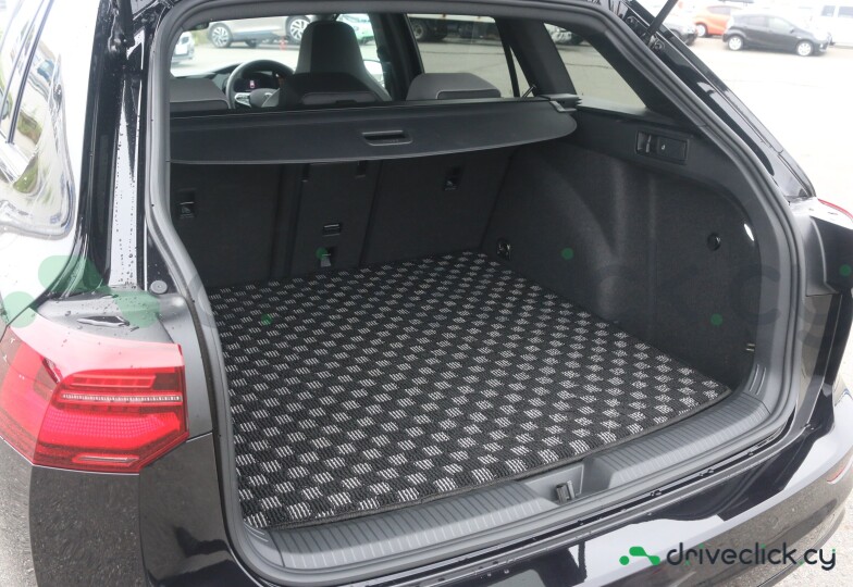 Volkswagen Golf Black