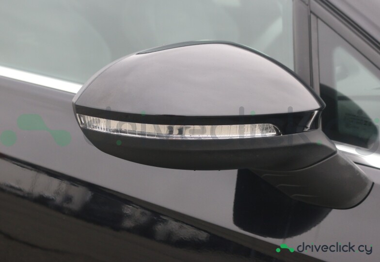 Volkswagen Golf Black