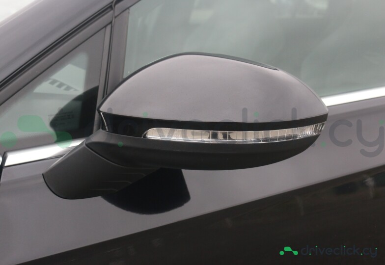 Volkswagen Golf Black
