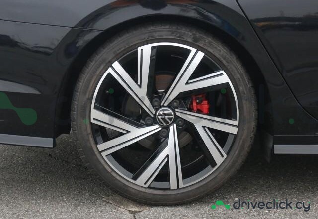 Volkswagen Golf Black