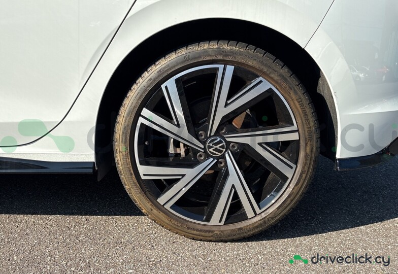 Volkswagen Golf White