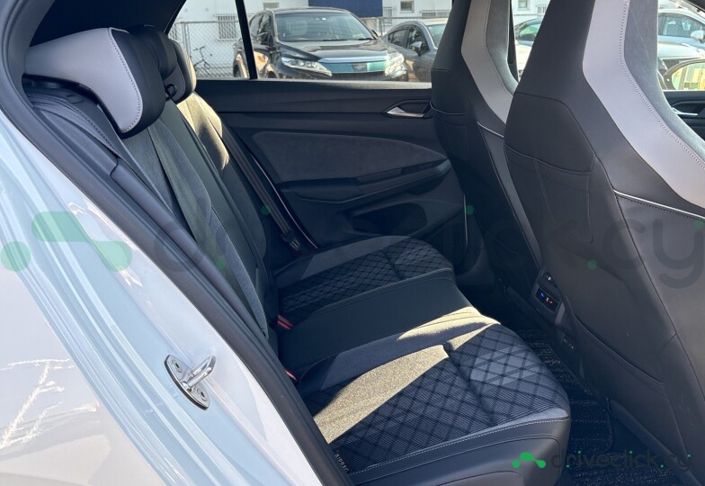 Volkswagen Golf White