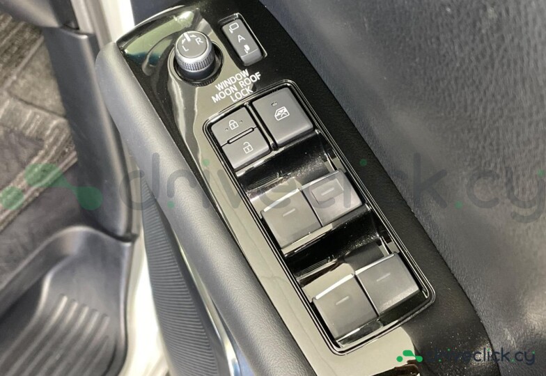 Toyota Alphard White