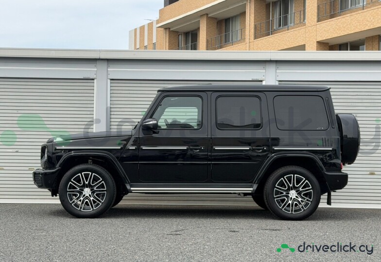 Mercedes G-class Black