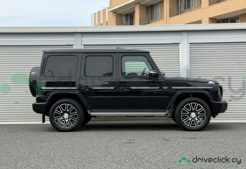 Mercedes G-class Black