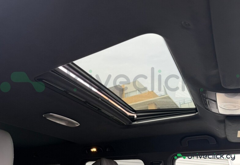 Mercedes G-class Black