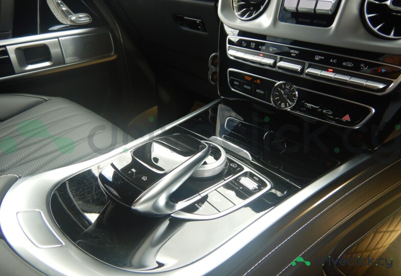 Mercedes G-class Black