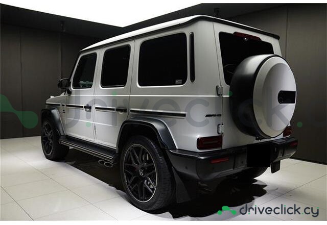 Mercedes G-class White