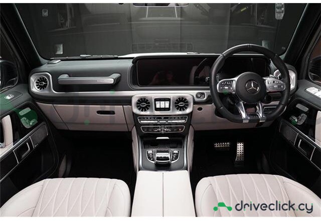 Mercedes G-class White