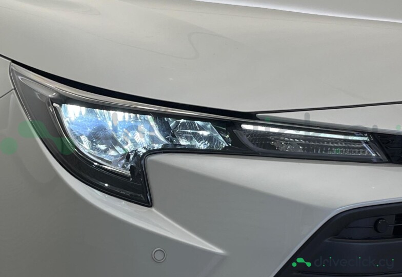 Toyota Corolla White
