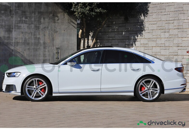 Audi S8 White