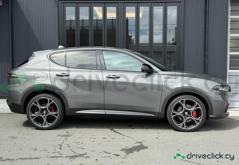 Alfa Romeo Tonale Grey