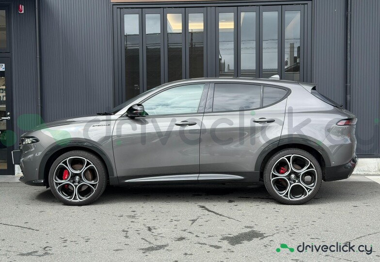 Alfa Romeo Tonale Grey