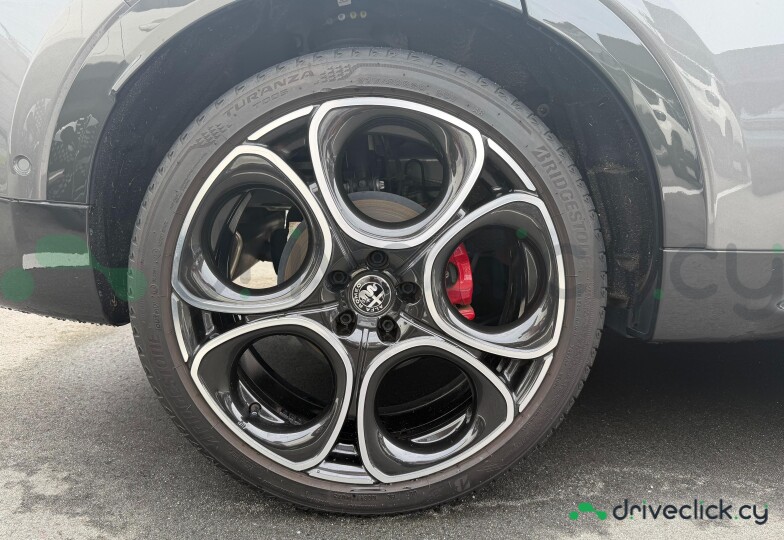 Alfa Romeo Tonale Grey