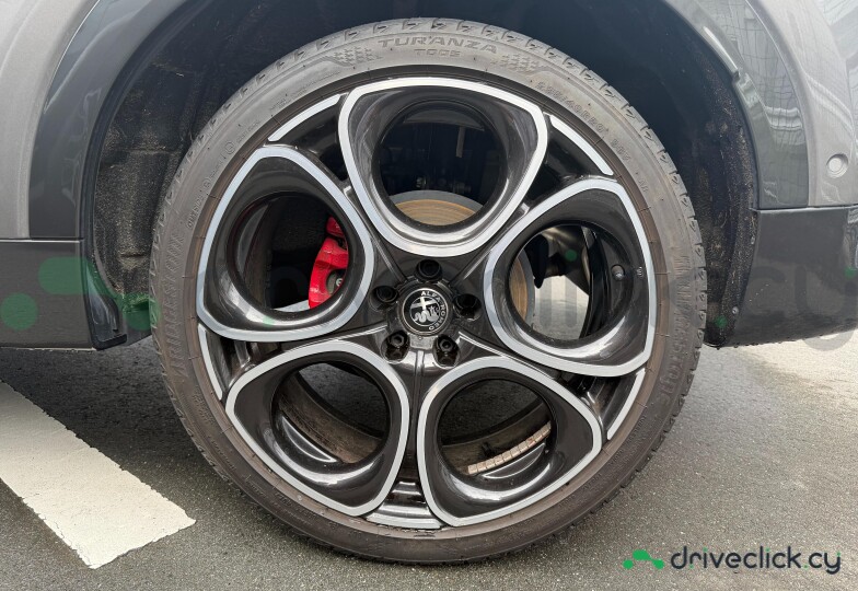 Alfa Romeo Tonale Grey