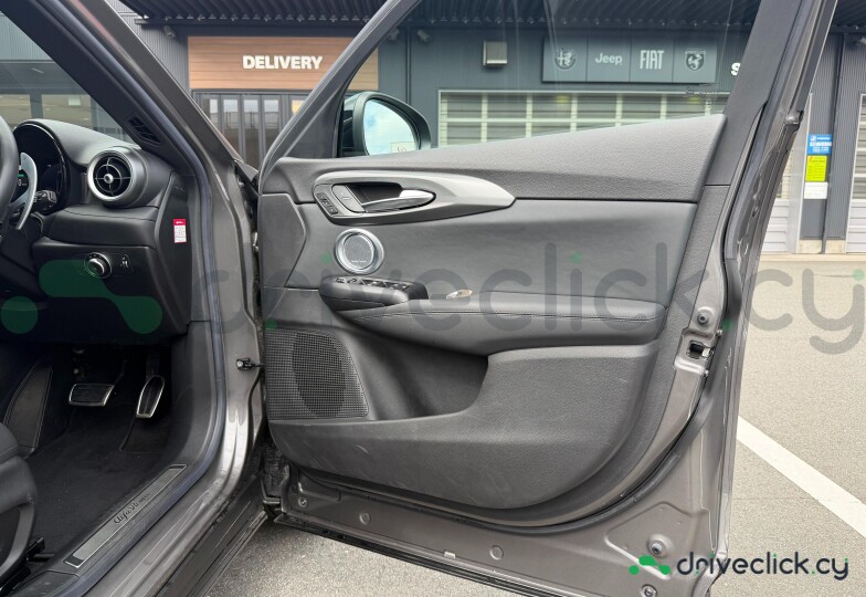 Alfa Romeo Tonale Grey