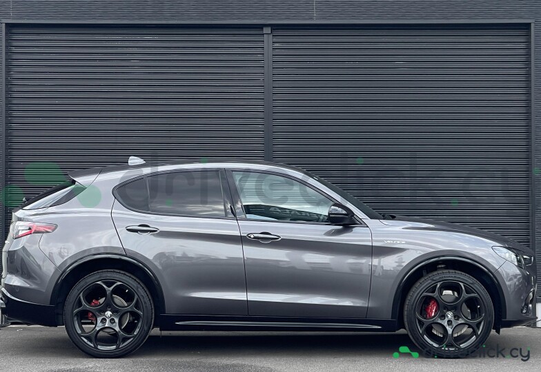 Alfa Romeo Stelvio Grey