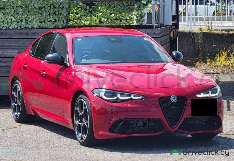 Alfa Romeo Giulia Red