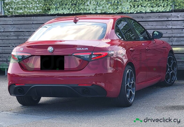 Alfa Romeo Giulia Red