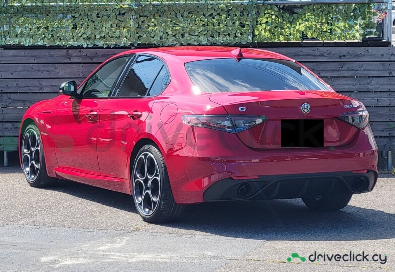 Alfa Romeo Giulia Red